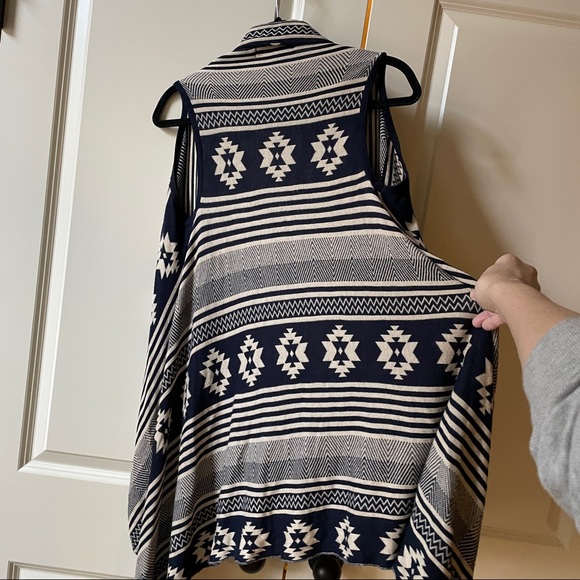 Like New Forever 21 Long Vest Duster in Southwestern pattern - Picture 4 of 6